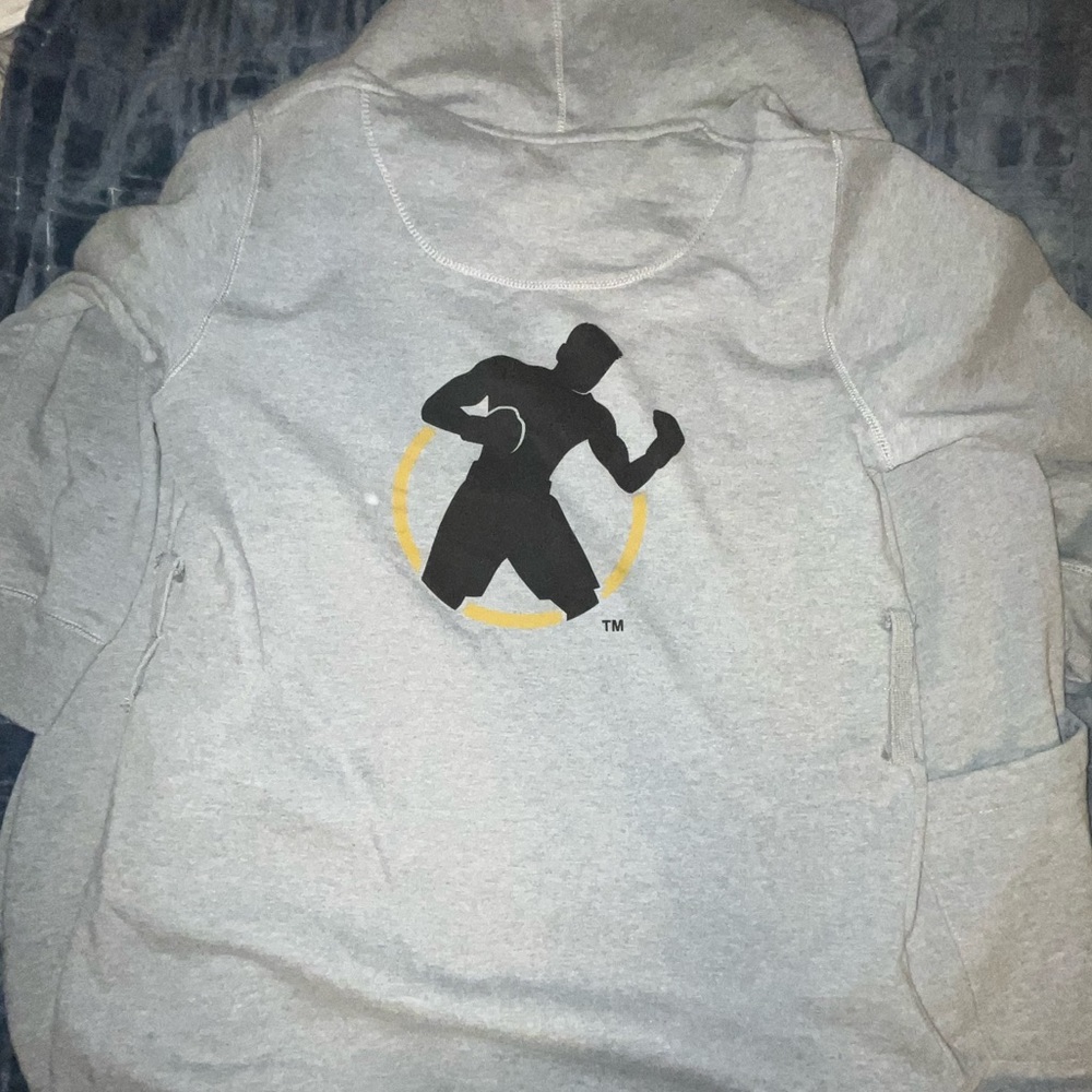 Boxing Robe - Picture 3 of 6